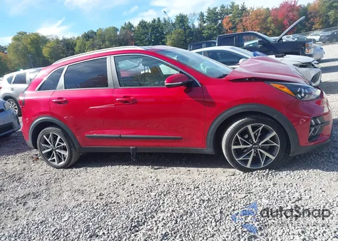 2021 Kia Niro Touring z USA, uszkodzony, nr VIN KNDCC3LC5M5463062